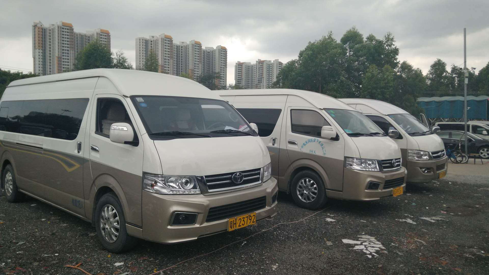 豐田海獅15-18座中巴商務車